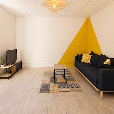 Le Cosy C - T2 Tout Equipe - Centre-Ville Gare Montluçon المظهر الخارجي الصورة
